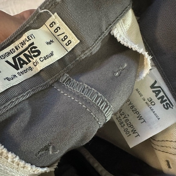 Vans Men’s Size 30 Chino Pants, Slim, Grey, like new! - Picture 2 of 2